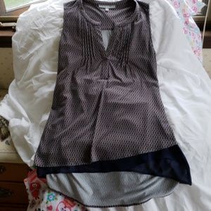 Cute top size small Daniel Rainn